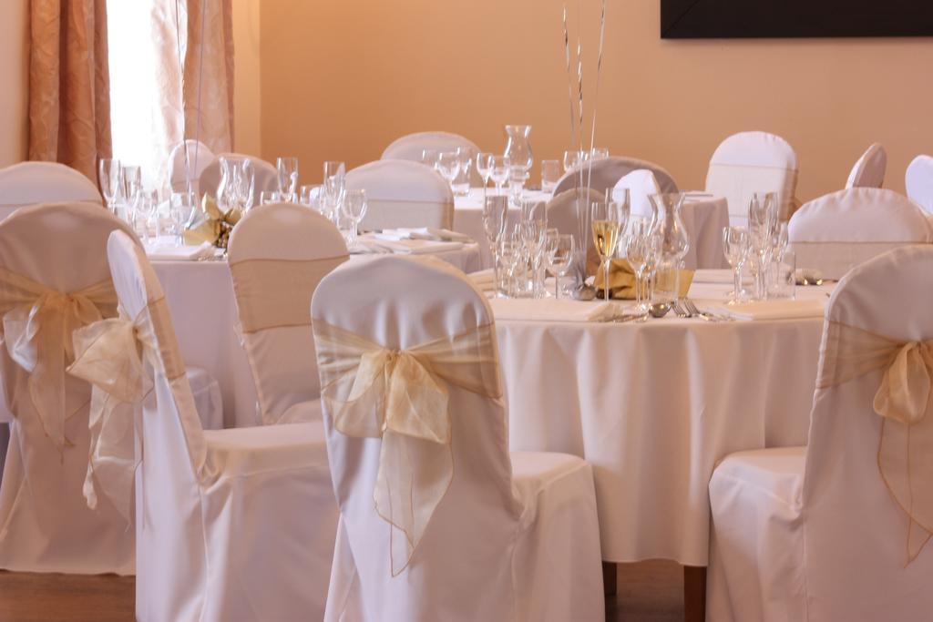 Annandale Arms Hotel موفات المظهر الخارجي الصورة