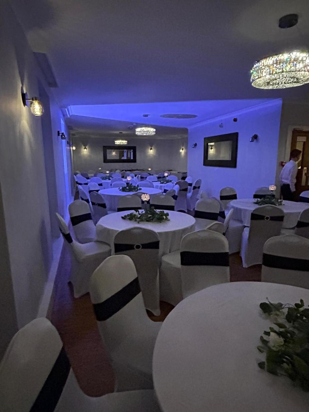 Annandale Arms Hotel موفات المظهر الخارجي الصورة